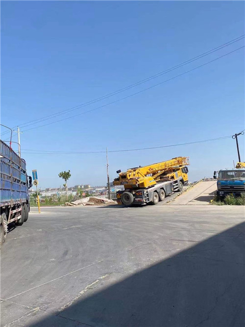 大箐山县25吨吊车的租赁价格大概是多少？